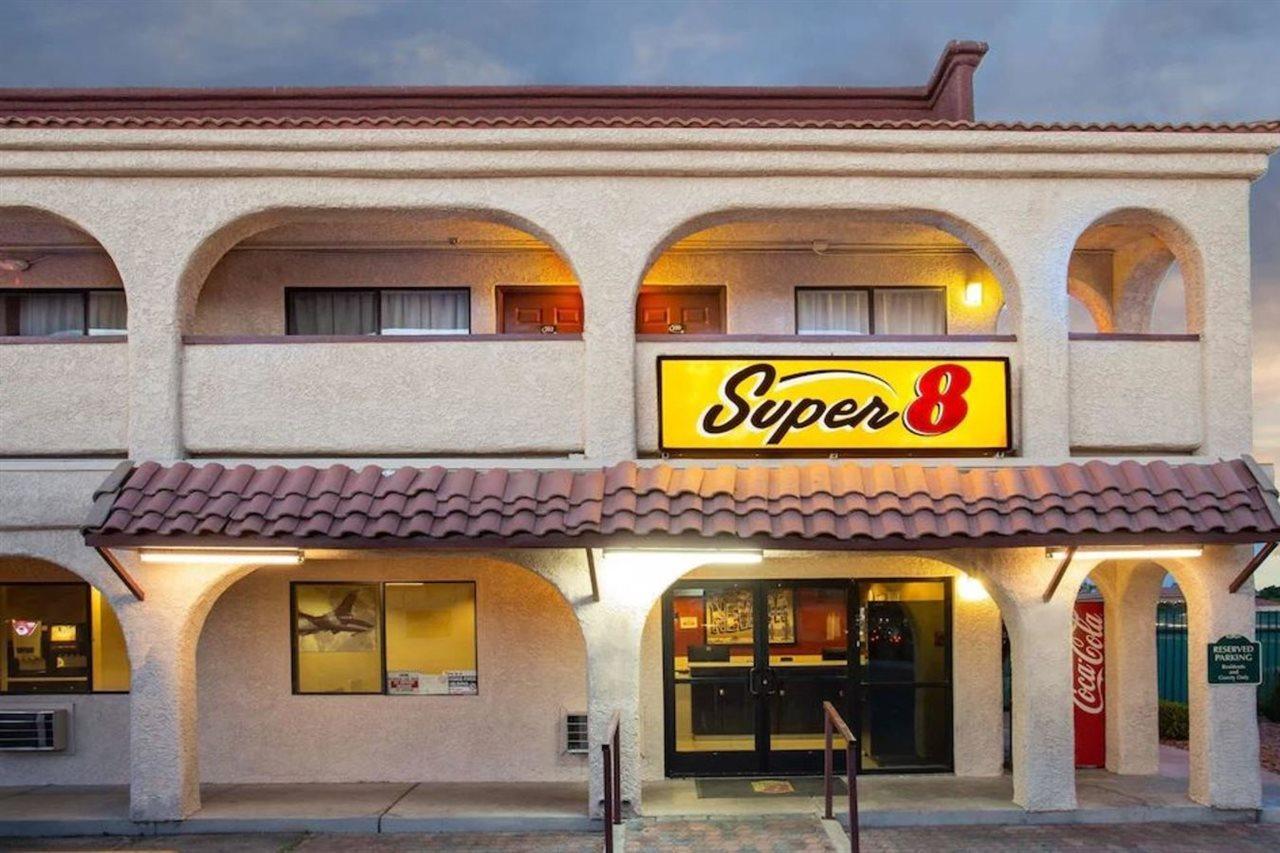 Super 8 By Wyndham Las Vegas Nellis Afb Area المظهر الخارجي الصورة
