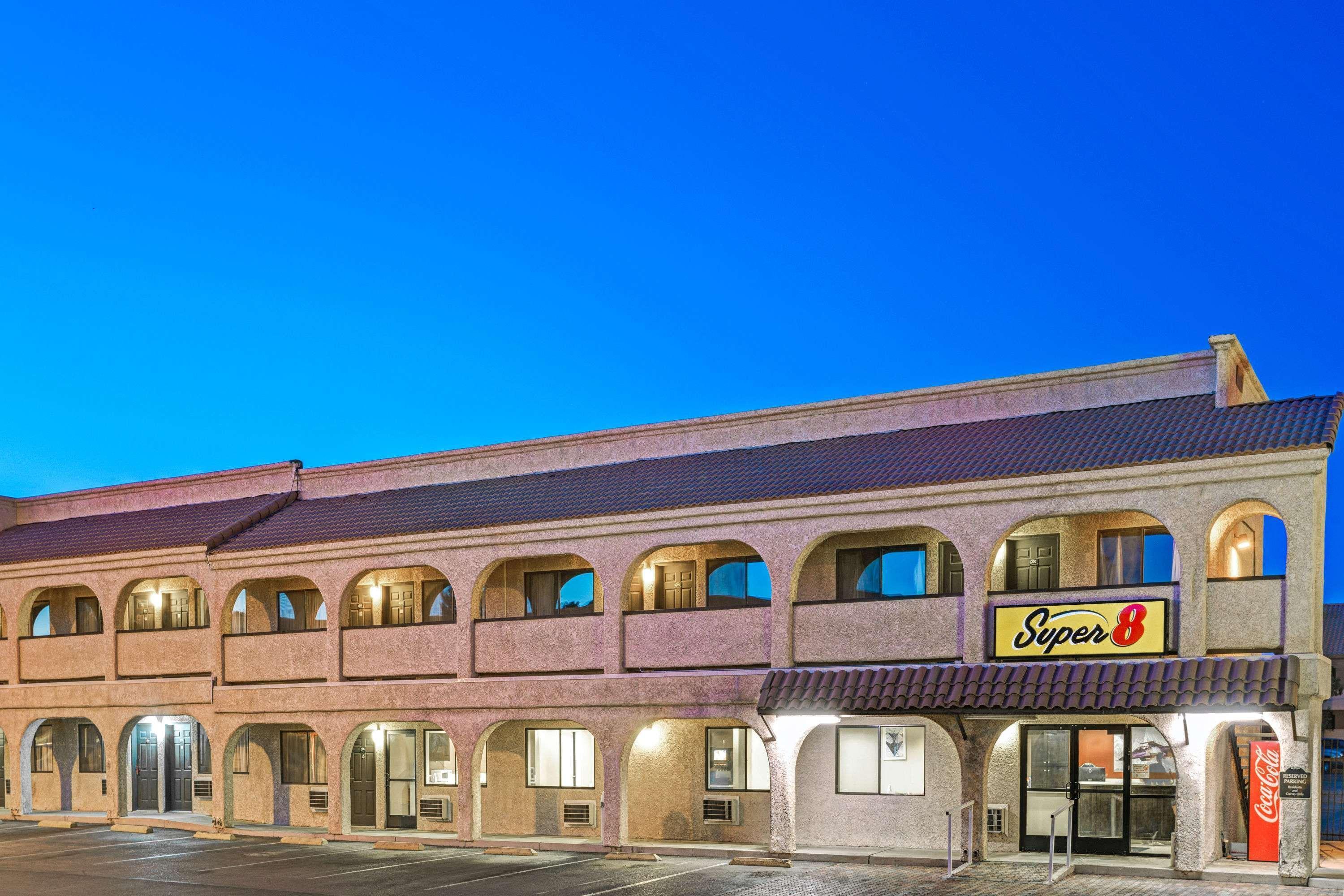 Super 8 By Wyndham Las Vegas Nellis Afb Area المظهر الخارجي الصورة